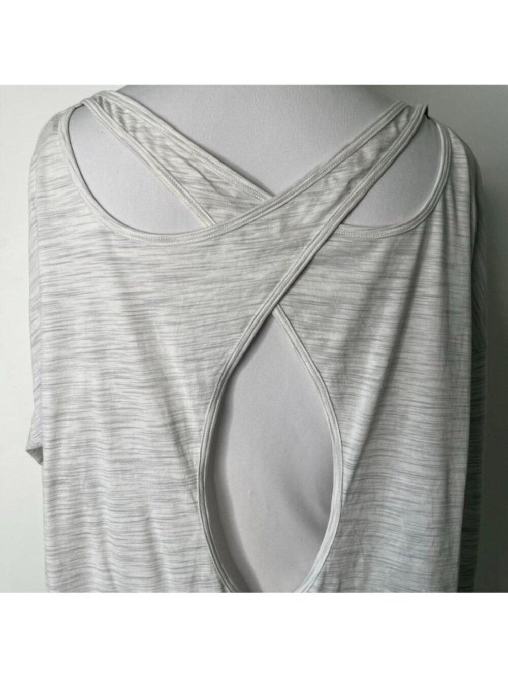 Lululemon Back In Action Long Sleeve Shirt Heathered Gray Space Dye Relaxed 12 - Picture 7 of 7